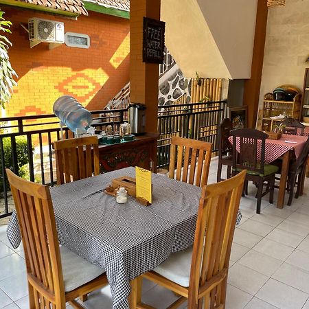 Kubu Elsa Bali Hotel Lovina  Exterior photo