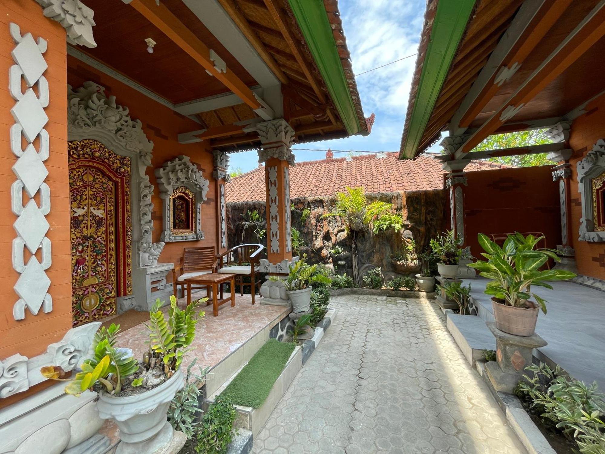 Kubu Elsa Bali Hotel Lovina  Exterior photo