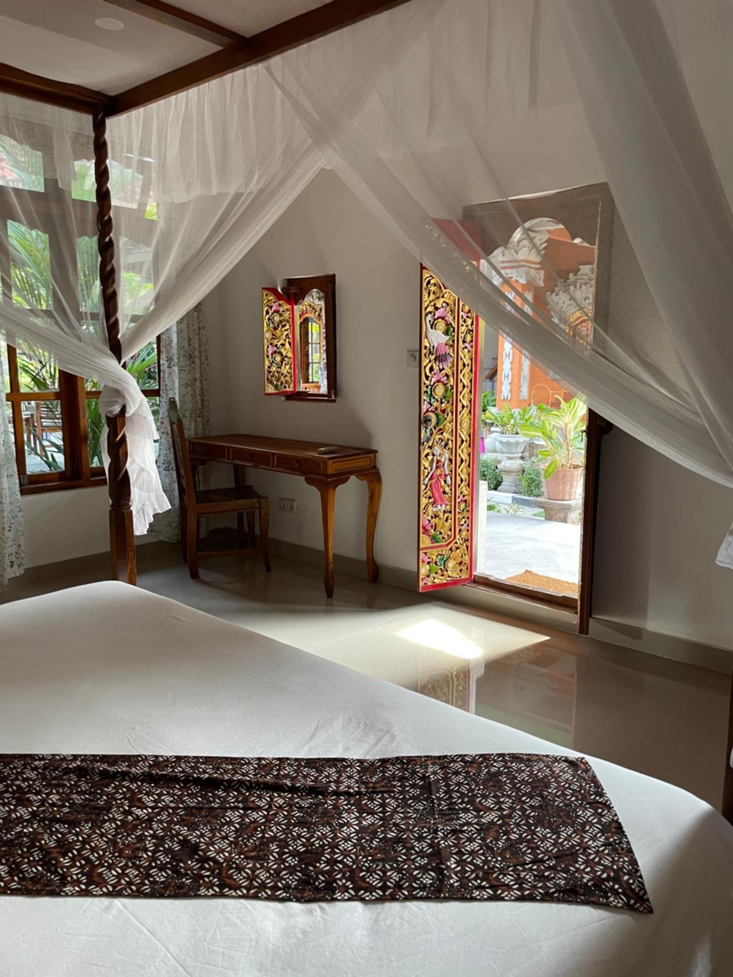 Kubu Elsa Bali Hotel Lovina  Exterior photo