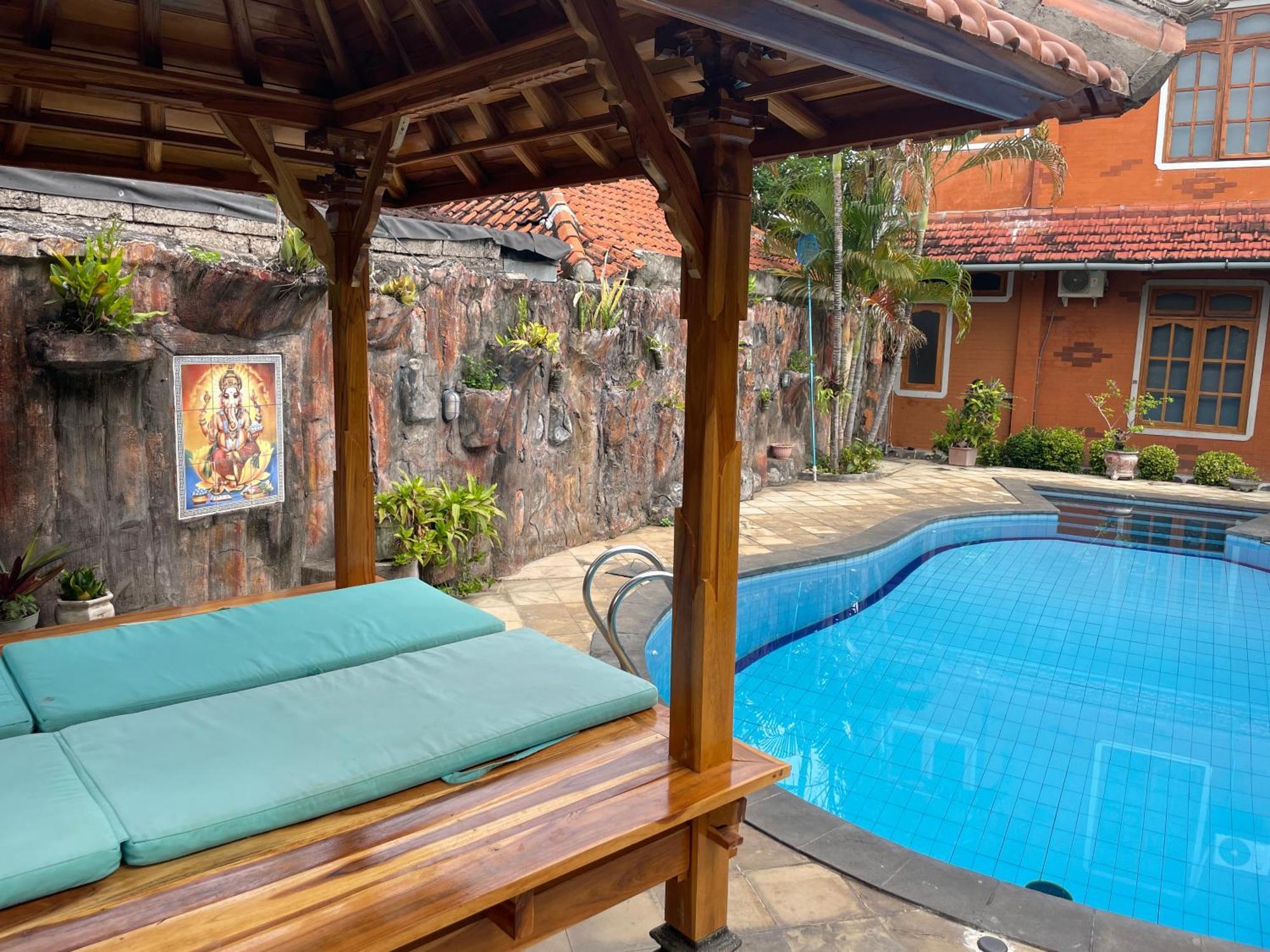 Kubu Elsa Bali Hotel Lovina  Exterior photo
